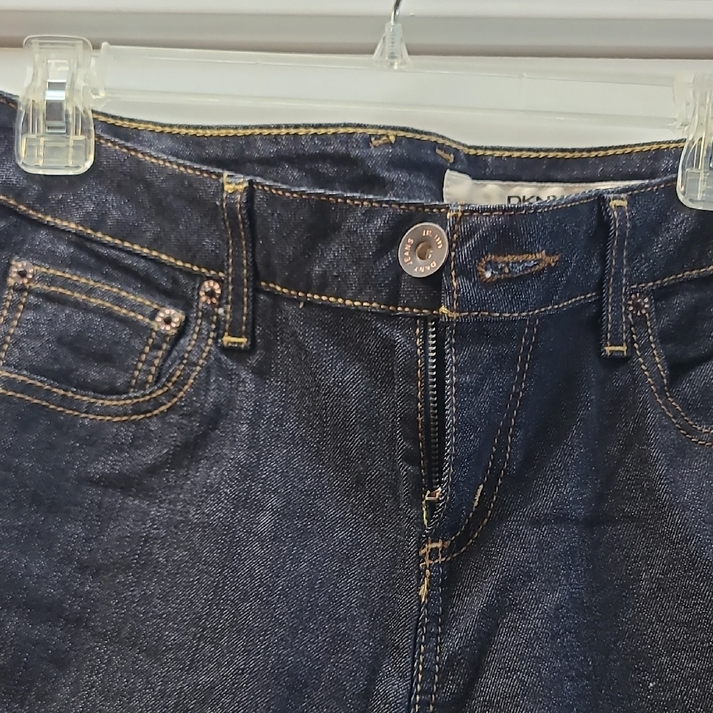 NEW! DKNY Size 6R Avenue B dark Denim Jeans